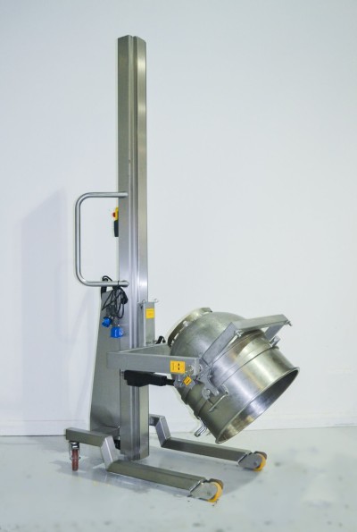 Lifturi pentru manipularea butoaielor