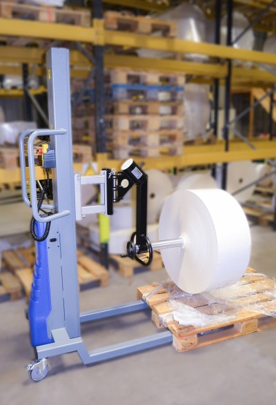 Lifturi pentru manipularea bobinelor și a rolelor