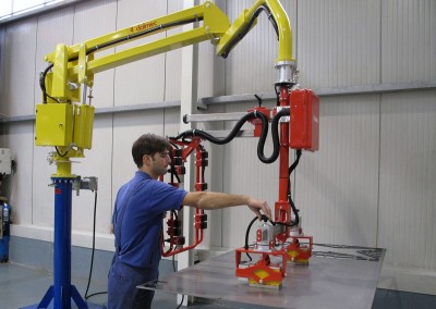 Lifturi cu prindere magnetică pentru produse metalice